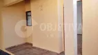 Foto 4 de Casa com 3 Quartos para alugar, 142m² em Santa Mônica, Uberlândia