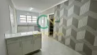 Foto 6 de Apartamento com 4 Quartos à venda, 153m² em Gonzaga, Santos