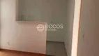 Foto 2 de Apartamento com 2 Quartos à venda, 46m² em Jardim Brasília, Uberlândia