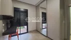 Foto 17 de Casa com 3 Quartos à venda, 206m² em Santa Mônica, Uberlândia