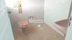 Foto 12 de Casa com 7 Quartos para alugar, 200m² em Saraiva, Uberlândia