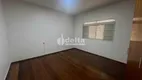 Foto 12 de Casa com 3 Quartos à venda, 220m² em Santa Mônica, Uberlândia