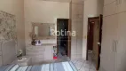 Foto 15 de Casa com 3 Quartos à venda, 212m² em Santa Mônica, Uberlândia