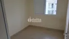 Foto 8 de Apartamento com 3 Quartos para alugar, 77m² em Laranjeiras, Uberlândia