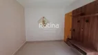 Foto 6 de Apartamento com 2 Quartos para alugar, 45m² em Tubalina, Uberlândia