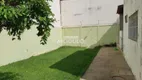 Foto 23 de Casa com 4 Quartos para alugar, 200m² em Lidice, Uberlândia