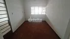 Foto 6 de Casa com 2 Quartos para alugar, 120m² em Nossa Senhora Aparecida, Uberlândia