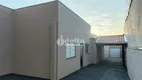 Foto 2 de Casa com 2 Quartos à venda, 77m² em Aclimacao, Uberlândia