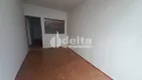 Foto 2 de Casa com 2 Quartos para alugar, 105m² em Centro, Uberlândia