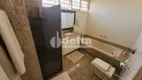 Foto 19 de Casa com 4 Quartos à venda, 345m² em Centro, Uberlândia