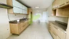 Foto 10 de Apartamento com 3 Quartos à venda, 197m² em Cavaleiros, Macaé