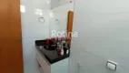 Foto 15 de Casa com 3 Quartos à venda, 155m² em Cidade Jardim, Uberlândia