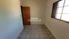 Foto 10 de Casa com 3 Quartos para alugar, 189m² em Santa Mônica, Uberlândia