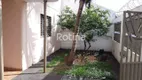 Foto 2 de Imóvel Comercial com 3 Quartos para alugar, 280m² em Osvaldo Rezende, Uberlândia