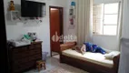 Foto 6 de Casa com 3 Quartos à venda, 220m² em Cidade Jardim, Uberlândia