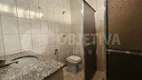 Foto 11 de Casa com 3 Quartos para alugar, 250m² em Centro, Uberlândia