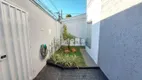 Foto 2 de Casa com 3 Quartos para alugar, 175m² em Santa Mônica, Uberlândia