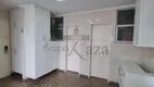 Foto 4 de Apartamento com 4 Quartos à venda, 225m² em Itaim Bibi, São Paulo