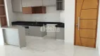 Foto 17 de Apartamento com 3 Quartos para alugar, 110m² em Santa Mônica, Uberlândia