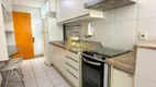 Foto 3 de Apartamento com 2 Quartos à venda, 98m² em Enseada do Suá, Vitória