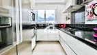 Foto 10 de Apartamento com 3 Quartos para alugar, 178m² em Gonzaga, Santos