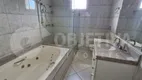 Foto 12 de Casa com 3 Quartos para alugar, 260m² em Fundinho, Uberlândia