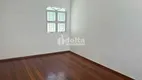 Foto 4 de Casa com 3 Quartos à venda, 220m² em Santa Mônica, Uberlândia