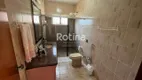 Foto 14 de Casa com 4 Quartos para alugar, 176m² em Lidice, Uberlândia