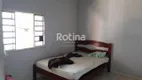 Foto 4 de Casa com 3 Quartos à venda, 200m² em Alto Umuarama, Uberlândia