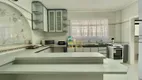 Foto 18 de Apartamento com 3 Quartos à venda, 160m² em Pitangueiras, Guarujá