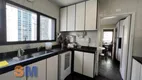 Foto 17 de Apartamento com 4 Quartos à venda, 220m² em Itaim Bibi, São Paulo