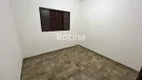 Foto 7 de Casa com 3 Quartos para alugar, 140m² em Santa Mônica, Uberlândia