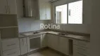 Foto 4 de Apartamento com 4 Quartos para alugar, 120m² em Osvaldo Rezende, Uberlândia