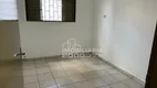 Foto 10 de Casa com 3 Quartos para alugar, 60m² em Santa Mônica, Uberlândia