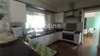 Foto 7 de Casa de Condomínio com 4 Quartos para alugar, 315m² em Morada da Colina, Uberlândia