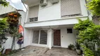 Foto 2 de Casa com 3 Quartos à venda, 201m² em Rio Branco, Porto Alegre