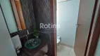 Foto 17 de Casa com 4 Quartos à venda, 250m² em Cidade Jardim, Uberlândia