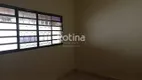 Foto 7 de Casa com 3 Quartos para alugar, 180m² em Santa Mônica, Uberlândia