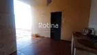 Foto 14 de Casa com 3 Quartos para alugar, 180m² em Brasil, Uberlândia