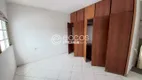 Foto 6 de Casa com 4 Quartos para alugar, 225m² em Lidice, Uberlândia