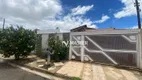 Foto 2 de Casa com 2 Quartos à venda, 200m² em Jardim Lavínia, Marília