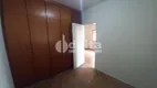 Foto 6 de Casa com 2 Quartos para alugar, 105m² em Centro, Uberlândia