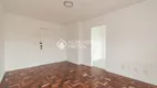 Foto 3 de Kitnet com 1 Quarto à venda, 33m² em Passo da Areia, Porto Alegre