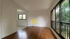 Foto 4 de Apartamento com 3 Quartos à venda, 220m² em Vila Nova Conceição, São Paulo