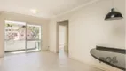 Foto 2 de Apartamento com 2 Quartos à venda, 70m² em Teresópolis, Porto Alegre