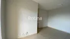 Foto 2 de Apartamento com 3 Quartos para alugar, 77m² em Laranjeiras, Uberlândia