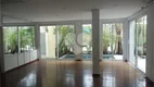 Foto 5 de Casa com 4 Quartos para alugar, 300m² em Jardim Luzitânia, São Paulo