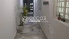 Foto 2 de Casa com 3 Quartos à venda, 230m² em Cidade Jardim, Uberlândia