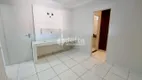 Foto 8 de Casa com 3 Quartos à venda, 180m² em Cidade Jardim, Uberlândia