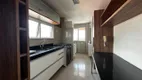 Foto 2 de Apartamento com 3 Quartos à venda, 97m² em Fátima, Fortaleza